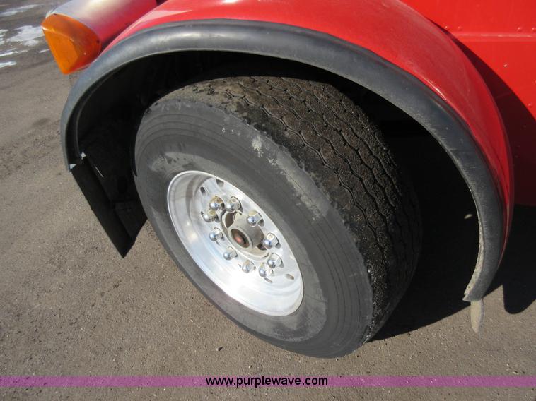 image for item J1993 1993 Peterbilt 379 semi truck