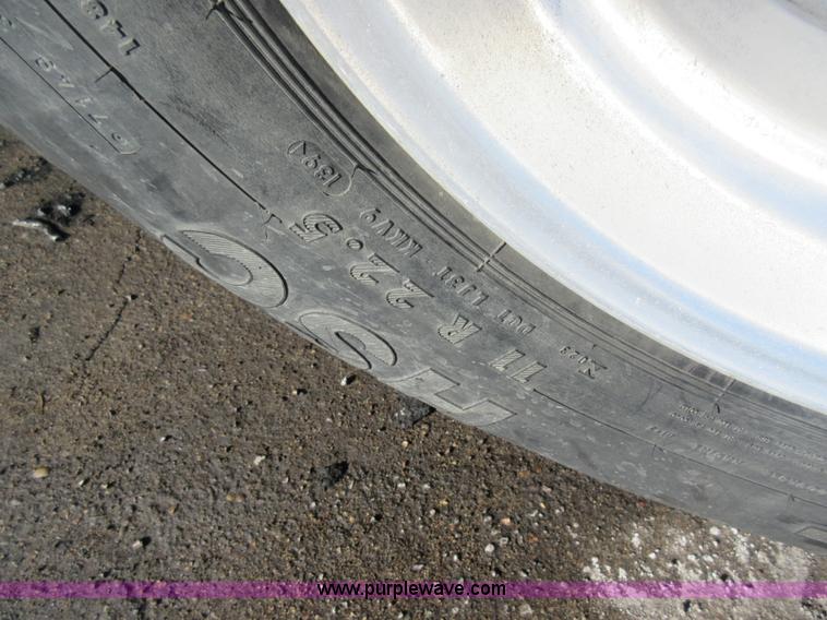 image for item J1993 1993 Peterbilt 379 semi truck