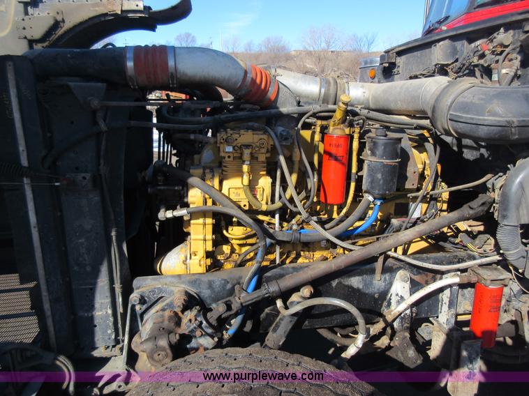 image for item J1993 1993 Peterbilt 379 semi truck