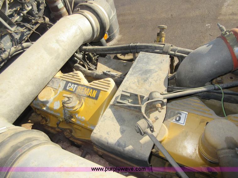 image for item J1993 1993 Peterbilt 379 semi truck