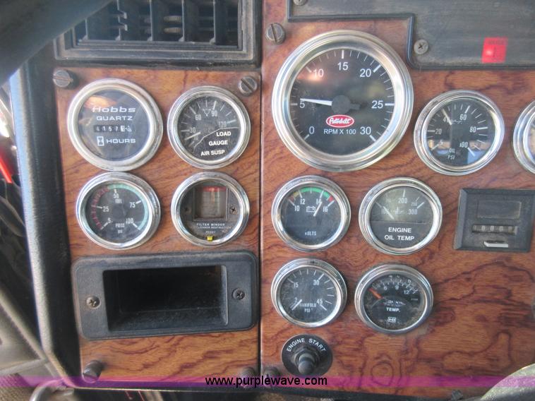 image for item J1993 1993 Peterbilt 379 semi truck