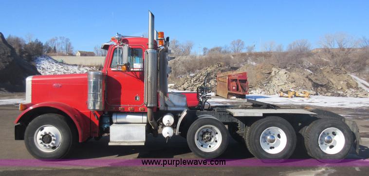 image for item J1994 1989 Peterbilt 379 semi truck