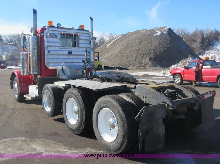 image for item J1994 1989 Peterbilt 379 semi truck