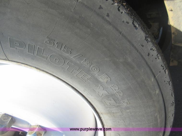 image for item J1994 1989 Peterbilt 379 semi truck