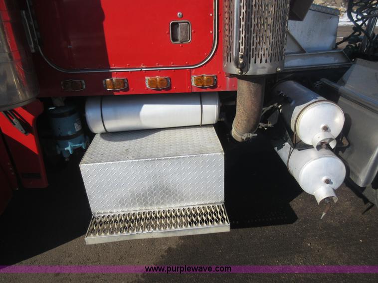 image for item J1994 1989 Peterbilt 379 semi truck