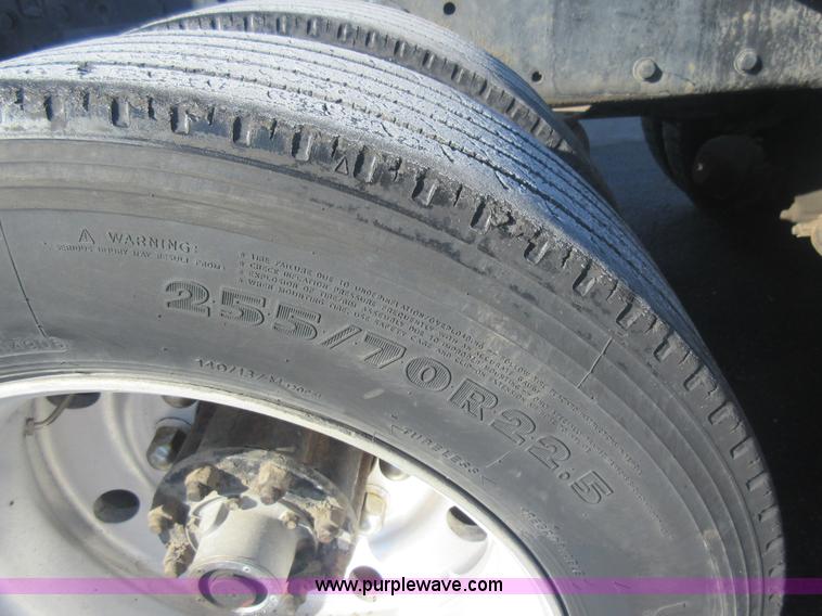 image for item J1994 1989 Peterbilt 379 semi truck