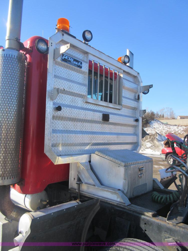 image for item J1994 1989 Peterbilt 379 semi truck