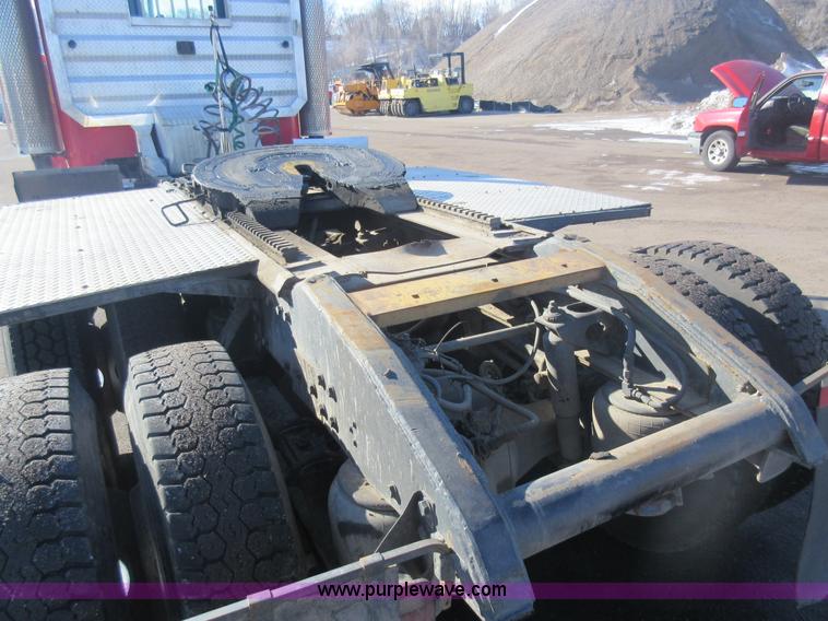 image for item J1994 1989 Peterbilt 379 semi truck