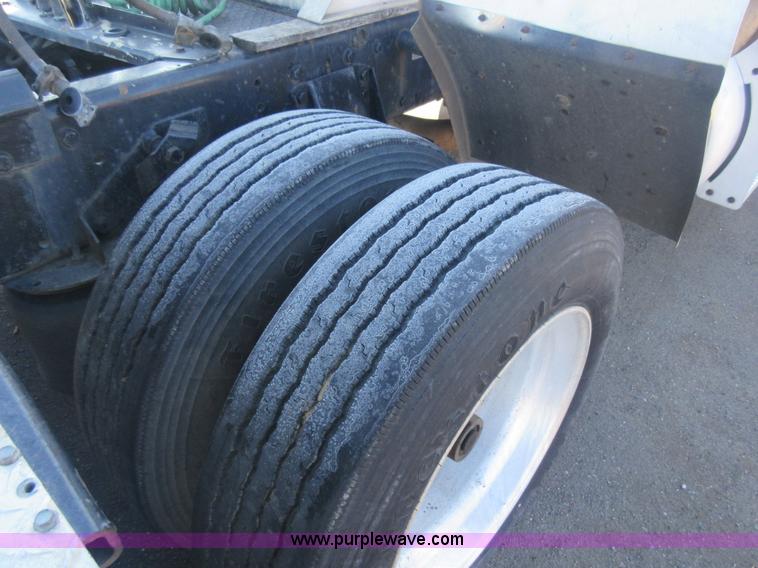 image for item J1994 1989 Peterbilt 379 semi truck