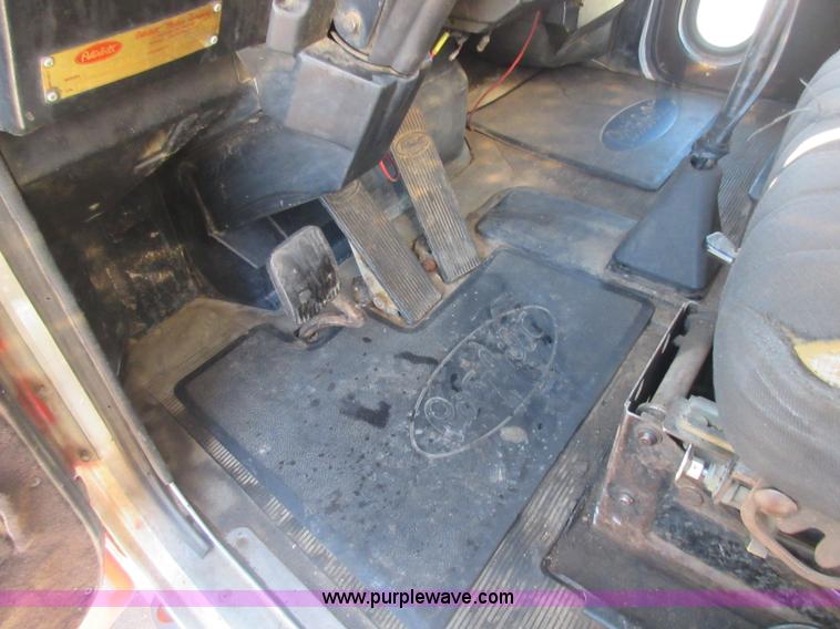 image for item J1994 1989 Peterbilt 379 semi truck
