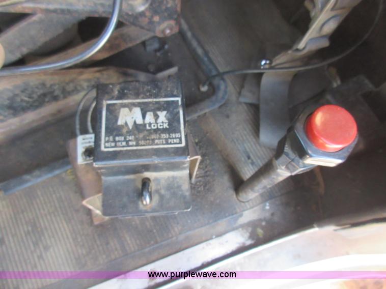 image for item J1994 1989 Peterbilt 379 semi truck