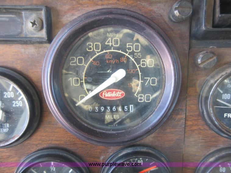 image for item J1994 1989 Peterbilt 379 semi truck