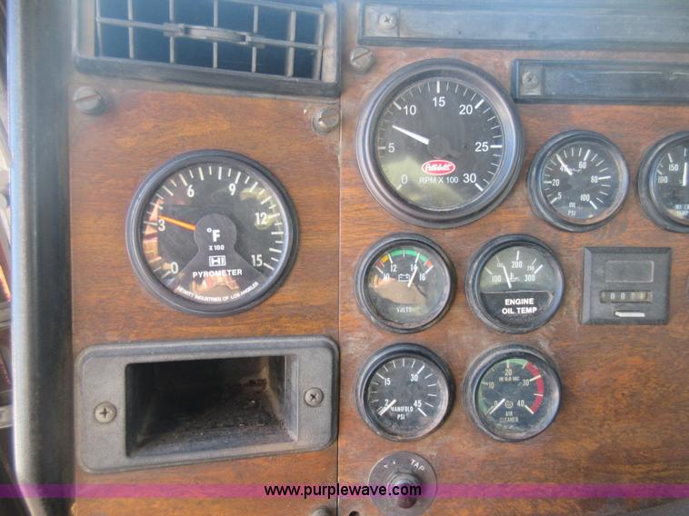 image for item J1994 1989 Peterbilt 379 semi truck