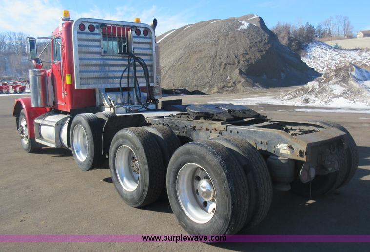 image for item J1995 1993 Peterbilt 379 semi truck