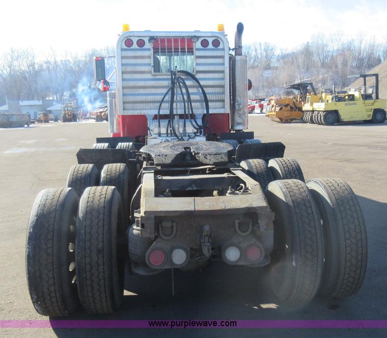 image for item J1995 1993 Peterbilt 379 semi truck