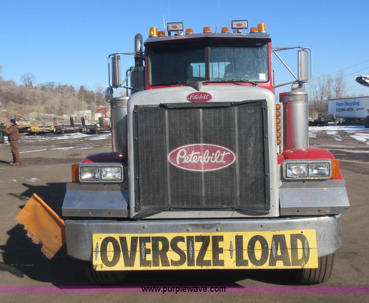 image for item J1995 1993 Peterbilt 379 semi truck
