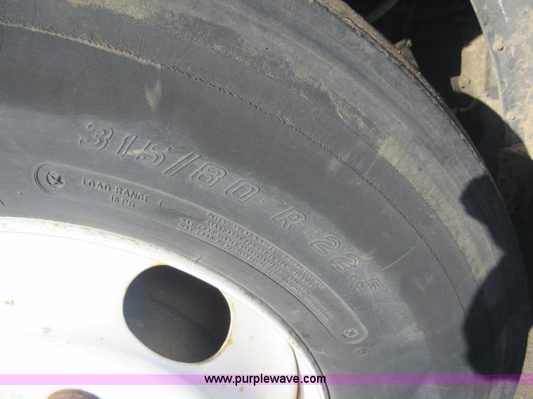 image for item J1995 1993 Peterbilt 379 semi truck