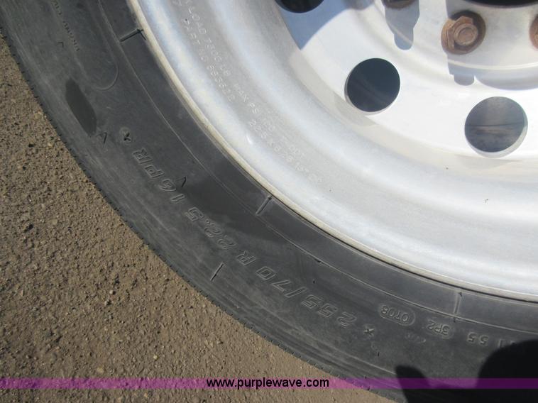 image for item J1995 1993 Peterbilt 379 semi truck