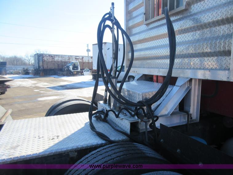 image for item J1995 1993 Peterbilt 379 semi truck