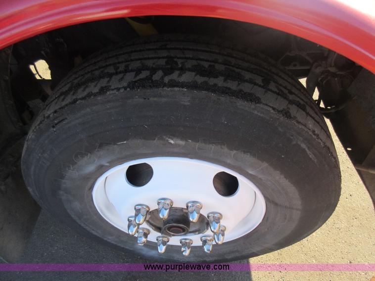 image for item J1995 1993 Peterbilt 379 semi truck