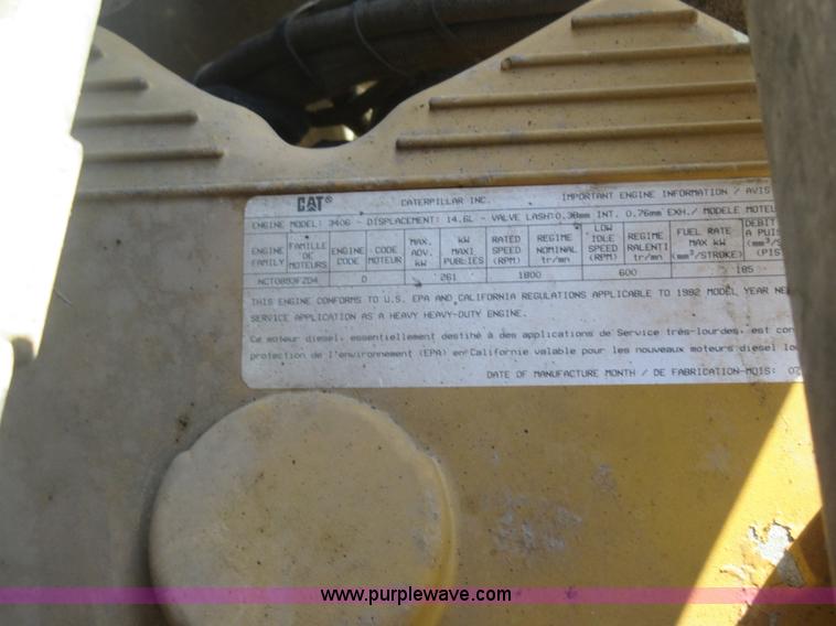 image for item J1995 1993 Peterbilt 379 semi truck