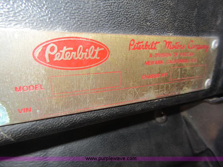 image for item J1995 1993 Peterbilt 379 semi truck
