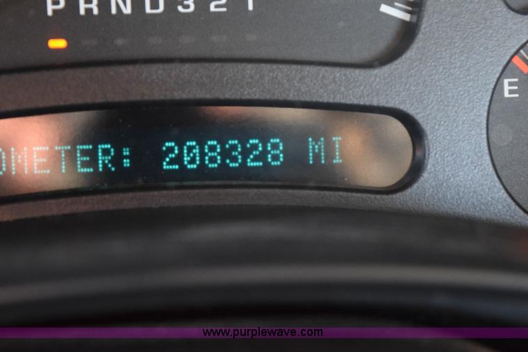 image for item J1997 2006 Chevrolet Silverado 1500 pickup truck