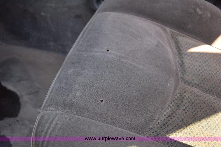 image for item J1997 2006 Chevrolet Silverado 1500 pickup truck