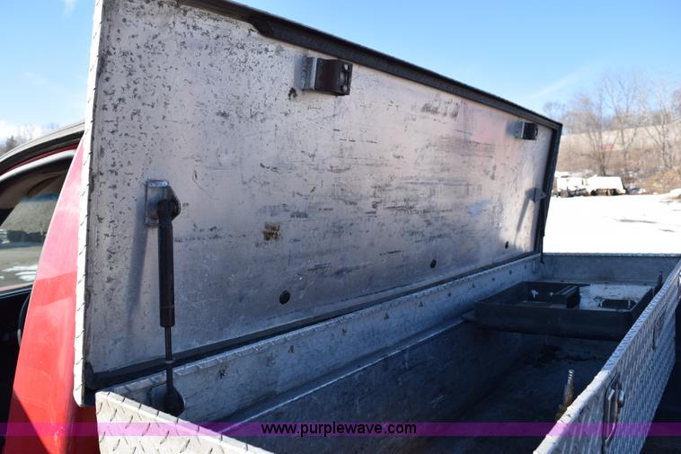 image for item J1997 2006 Chevrolet Silverado 1500 pickup truck