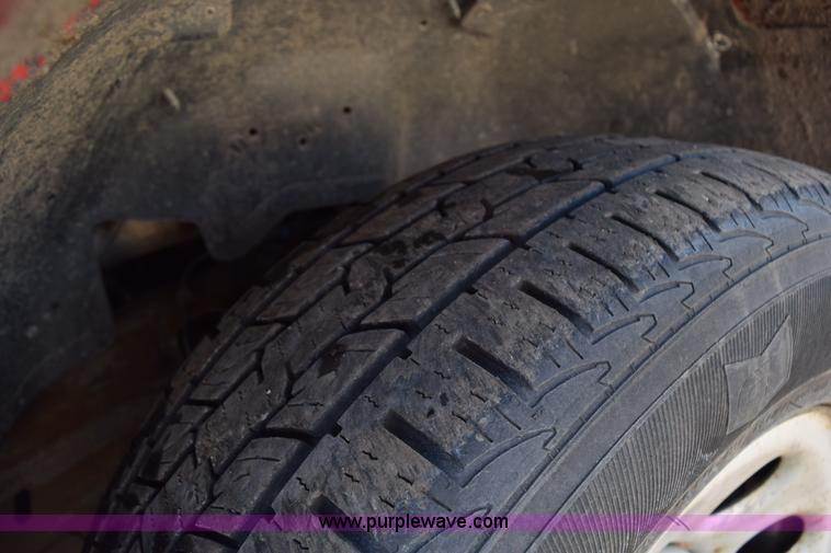 image for item J1997 2006 Chevrolet Silverado 1500 pickup truck