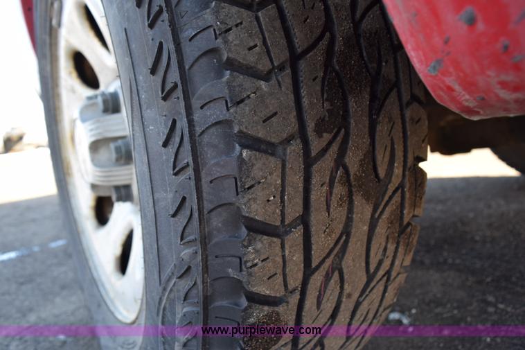 image for item J1997 2006 Chevrolet Silverado 1500 pickup truck