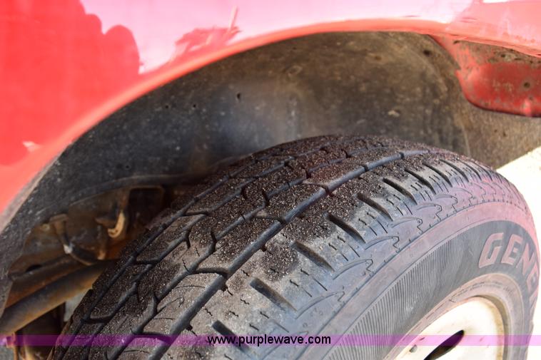 image for item J1997 2006 Chevrolet Silverado 1500 pickup truck