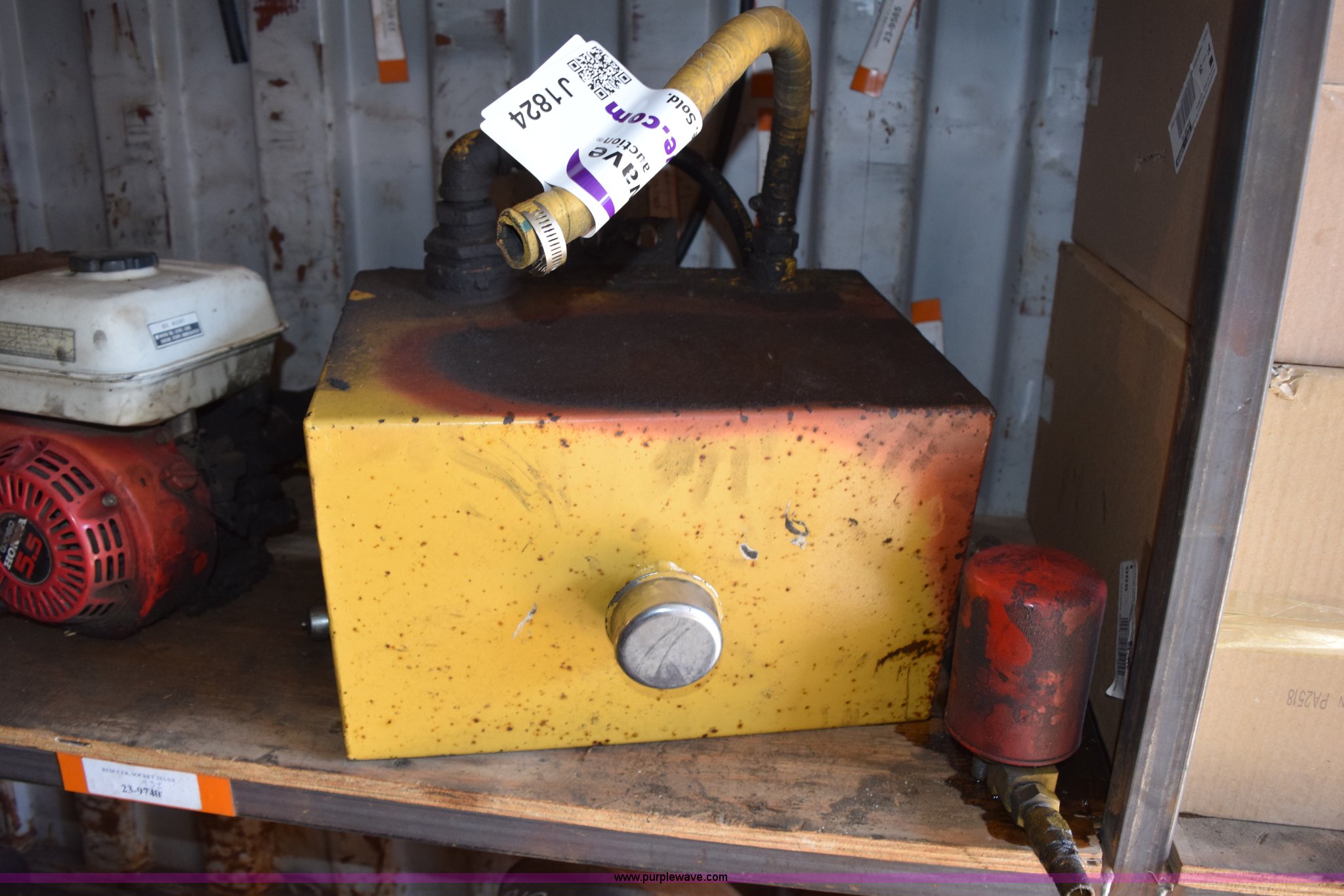 Pony motor and hydraulic tank in Inver Grove Heights, MN Item J1824