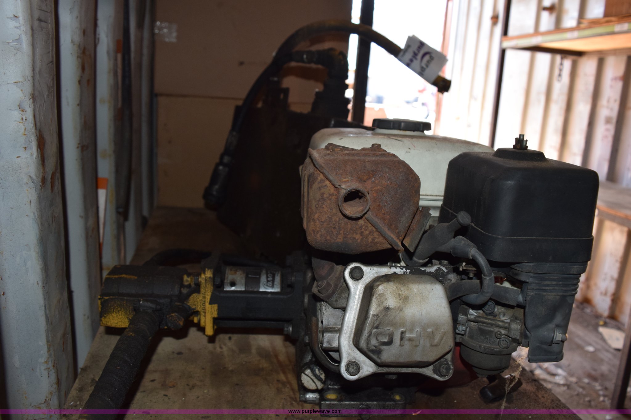 Pony motor and hydraulic tank in Inver Grove Heights, MN Item J1824