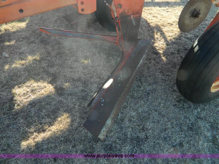 image for item AQ9295 Sunflower Richardson sweep plow