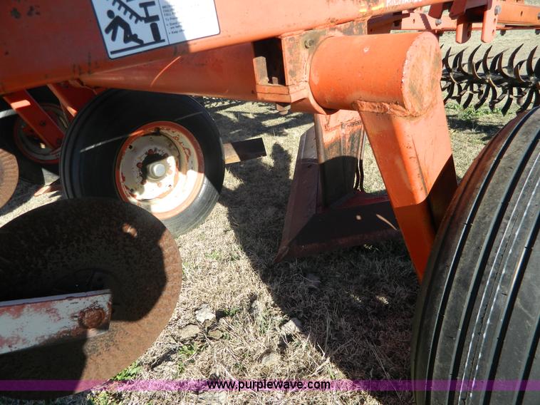 image for item AQ9295 Sunflower Richardson sweep plow