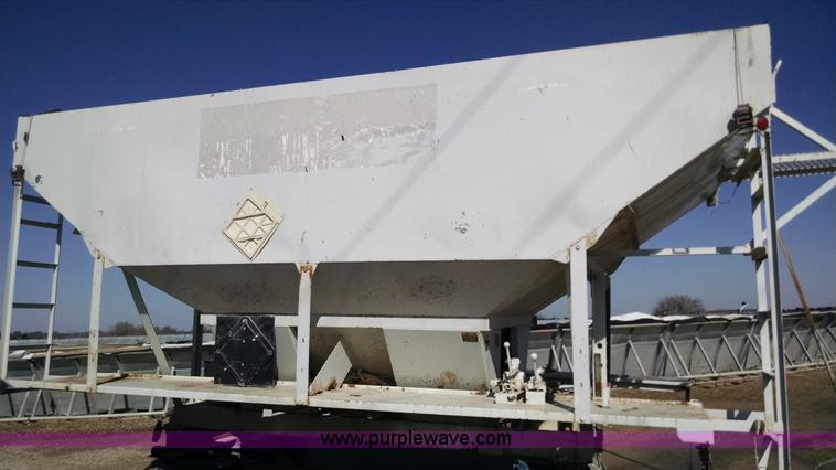 image for item AY9420 Simonsen fertilizer tender bed