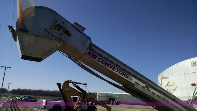 image for item AY9421 Wilmar 1600 seed tender bed