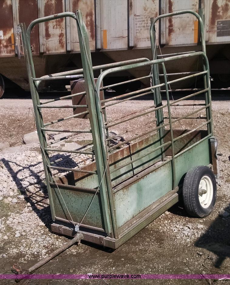 image for item AY9423 7.5'L x 3'W towable cattle scale