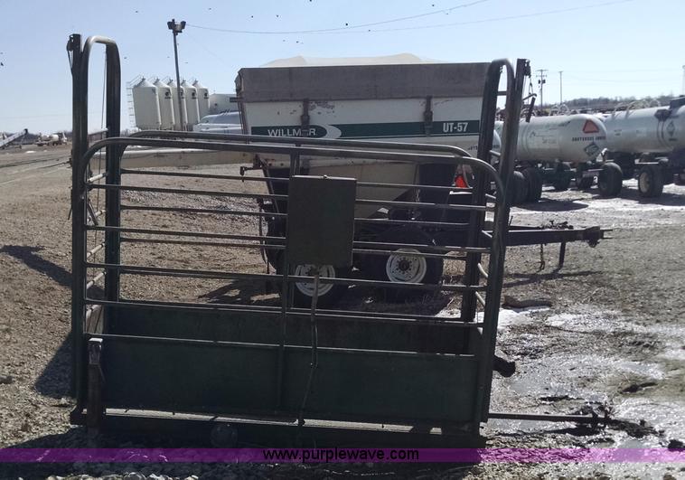 image for item AY9423 7.5'L x 3'W towable cattle scale