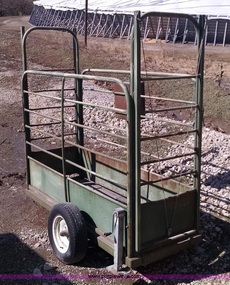 image for item AY9423 7.5'L x 3'W towable cattle scale