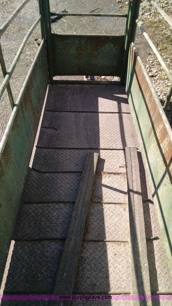 image for item AY9423 7.5'L x 3'W towable cattle scale