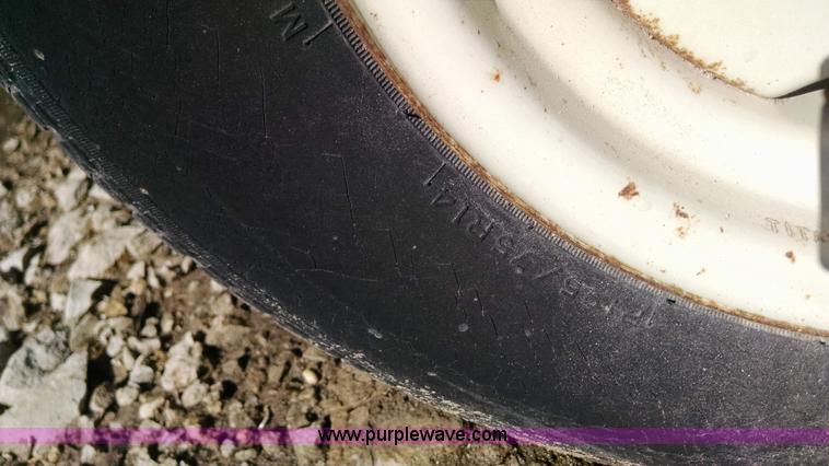 image for item AY9423 7.5'L x 3'W towable cattle scale