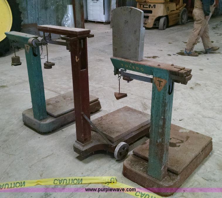 image for item AY9426 (3) scales