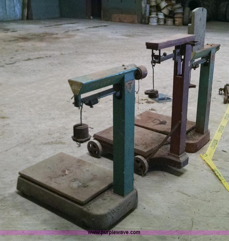 image for item AY9426 (3) scales