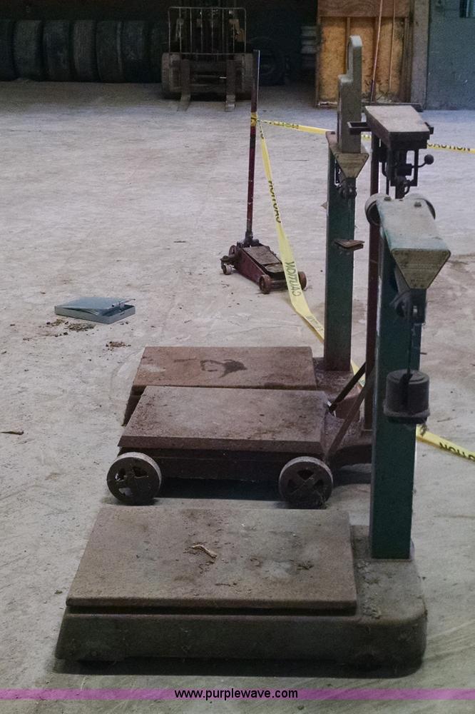 image for item AY9426 (3) scales