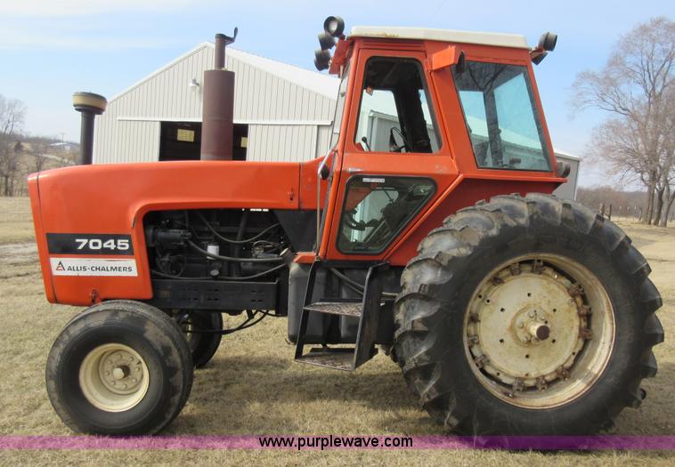 image for item AY9485 1980 Allis Chalmers 7045 tractor