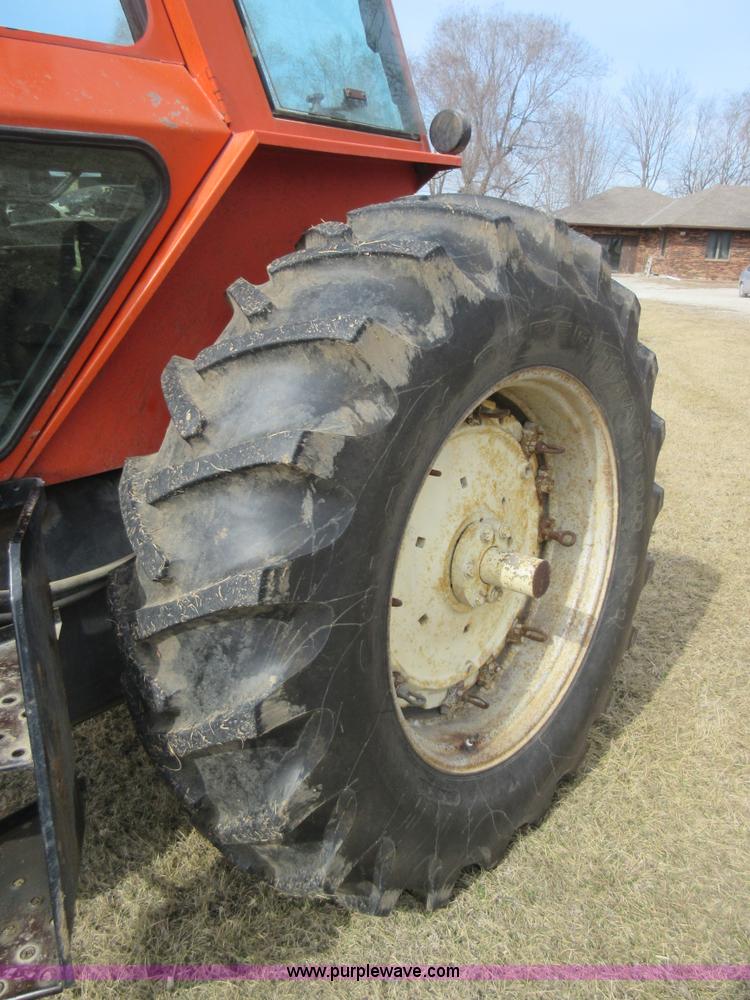 image for item AY9485 1980 Allis Chalmers 7045 tractor