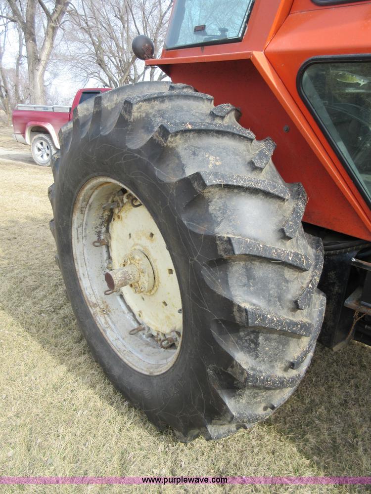 image for item AY9485 1980 Allis Chalmers 7045 tractor