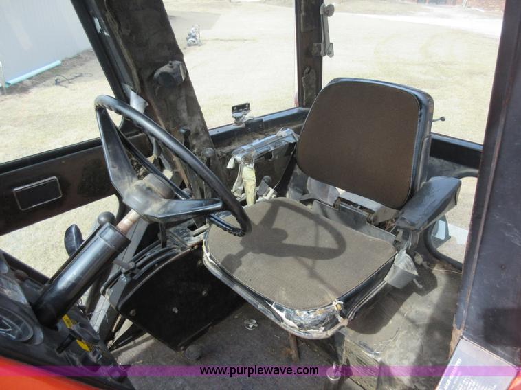 image for item AY9485 1980 Allis Chalmers 7045 tractor